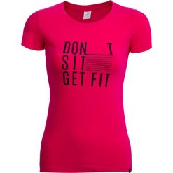 T-shirt damski TSD607 - ciemny róż - Outhorn. Czerwone t-shirty damskie Outhorn, bez wzorów, bez kołnierzyka. W wyprzedaży za 29.99 zł.