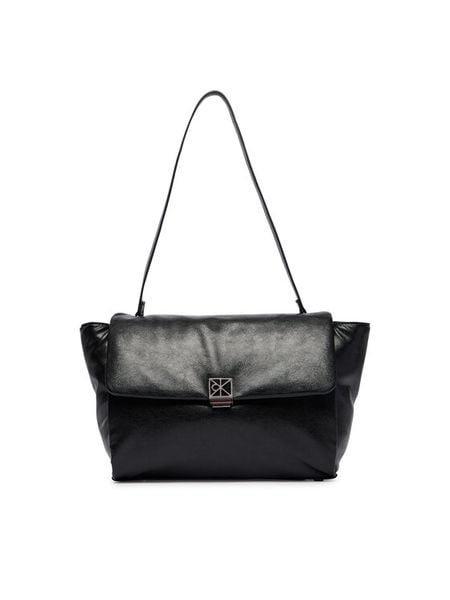 Calvin Klein Torebka Emblem Hw Padded Satchel LV04F3615G Czarny. Czarne torebki klasyczne damskie CALVIN KLEIN, bez wzorów, ze skóry, bez dodatków. Za 649.99 zł.