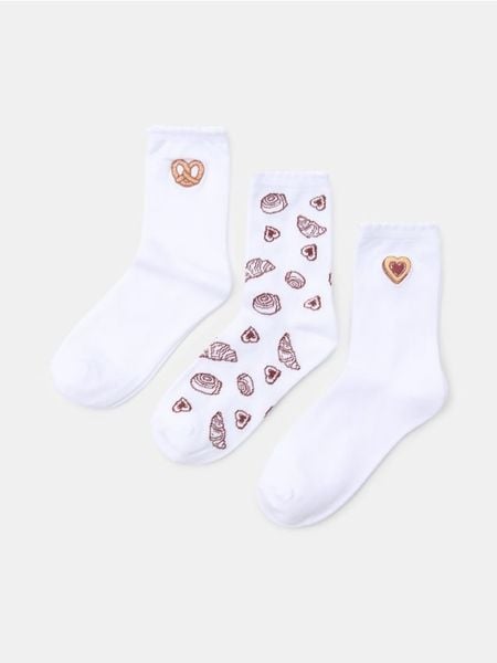 Skarpetki z bawełną z haftem 3 pack - biały. Białe skarpetki damskie Sinsay, bez wzorów, z bawełny. Za 12.99 zł.