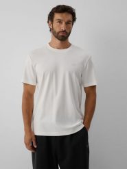 4F T-shirt regular gładki męski - kremowy S. Białe t-shirty męskie 4f, m, bez wzorów, z bawełny, bez kołnierzyka. Za 69.99 zł.