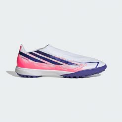 Buty piłkarskie bez sznurowadeł na sztuczną murawę F50 Hyperfast League. Białe buty sportowe na co dzień damskie Adidas, z gumy, bez zapięcia, do biegania. Za 439.00 zł.