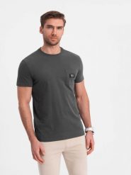 Casualowy t-shirt męski z naszywką na kieszeni – grafitowy V11 OM-TSCT-0109 - XXL. Szare t-shirty męskie Ombre Clothing, l, z aplikacjami, z bawełny, bez kołnierzyka. Za 77.99 zł.