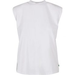 Wyściełane ramiona tank top dla kobiet Urban Classics GT. Białe topy damskie Urban Classics, bez wzorów, bez kołnierzyka. Za 152.50 zł.