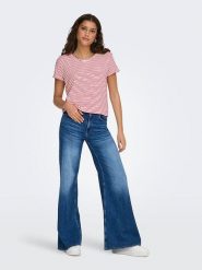 JDY Koszulka "Sissy" w kolorze jasnoróżowym rozmiar: XS. Różowe bluzki damskie JDY, xs, bez wzorów, z wiskozy, bez kołnierzyka, bez ramiączek. Za 39.68 zł.