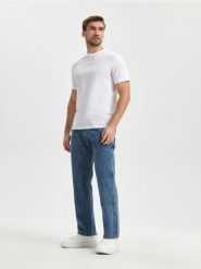Jeansy - niebieski. Niebieskie jeansy męskie Sinsay. Za 79.99 zł.