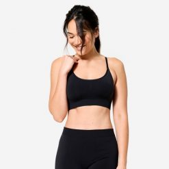 Stanik sportowy Decathlon. Czarne biustonosze sportowe damskie STAREVER, bez wzorów, z elastanu. W wyprzedaży za 39.99 zł.