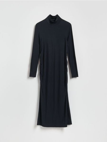 Sukienka z modalem - czarny. Czarne sukienki damskie Reserved, l, bez wzorów, z dzianiny, bez kołnierzyka, bez ramiączek, dopasowane. Za 159.99 zł.