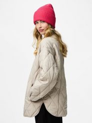 Pieces Czapka dzianinowa w kolorze różowym rozmiar: onesize. Różowe czapki zimowe damskie Pieces, z dzianiny. Za 39.99 zł.