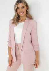 Jasnoróżowa Marynarka Bez Zapięć z Ozdobnym Marszczeniem i Imitacją Kieszeni Phelotis. Czerwone marynarki i żakiety damskie Born2be, l, z aplikacjami, z tkaniny, eleganckie. Za 129.99 zł.