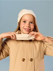 Bawełniana czapka i komin 2 pack - beżowy. Brązowe szaliki dziecięce Sinsay, z bawełny, bez ramiączek. Za 19.99 zł.
