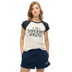 Koszulka damska z rękawami raglanowymi Superdry Athletic Essentials. Białe topy sportowe damskie Superdry., xl, bez wzorów, z materiału, bez ramiączek. Za 140.75 zł.