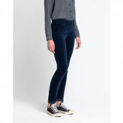 LEE SCARLETT HIGH DAMSKIE SPODNIE JEANSOWE MIDNIGHT VELVET L626MI67 112114285. Spodnie materiałowe damskie Lee, bez wzorów, z jeansu. W wyprzedaży za 99.99 zł.