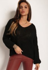Czarny Sweter Hyrmereia. Czarne swetry klasyczne damskie Renee, uniwersalny, z dzianiny, bez kołnierzyka. Za 84.99 zł.