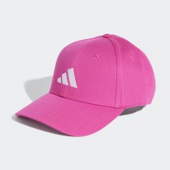 Czapka z daszkiem ADIDAS. Czerwone czapki męskie Adidas, bez wzorów, z tkaniny, sportowe. W wyprzedaży za 59.99 zł.