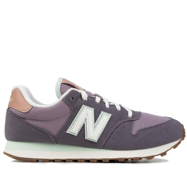 Buty damskie sportowe sneakersy New Balance GW500. Białe buty sportowe na co dzień damskie New Balance, bez wzorów, trekkingowe. Za 299.00 zł.