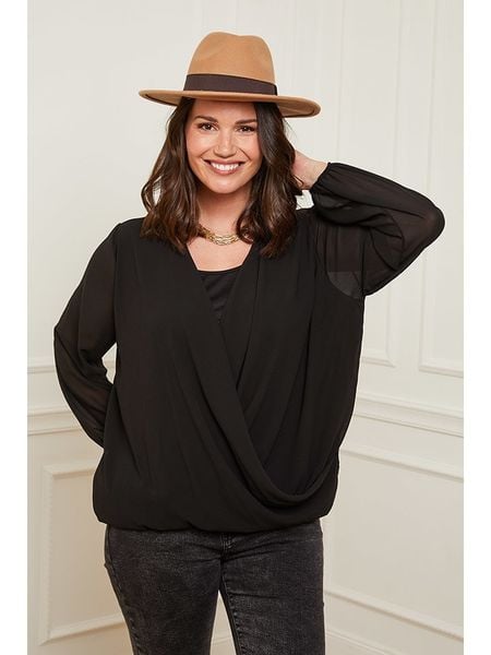 Curvy Lady Bluzka w kolorze czarnym rozmiar: 48/50. Czarne bluzki damskie Curvy Lady, bez wzorów, klasyczne, z asymetrycznym kołnierzem, bez ramiączek. Za 123.82 zł.