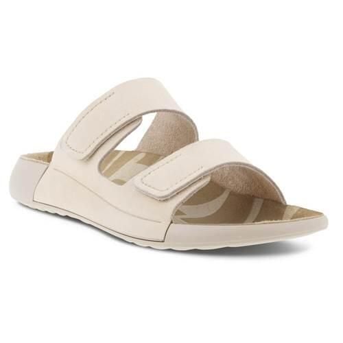 Klapki damskie Ecco Cozmo Flat Limestone. Białe klapki damskie ECCO, bez wzorów, z materiału, bez obcasa. W wyprzedaży za 396.50 zł.