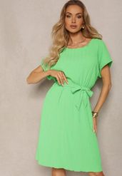 Jasnozielona Sukienka o Pudełkowym Kroju i Paskiem w Talii Tiarina. Zielone sukienki damskie Renee, na co dzień, l, bez wzorów, eleganckie, bez kołnierzyka, bez ramiączek, midi, kopertowe. W wyprzedaży za 52.49 zł.