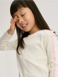 Bawełniana koszulka z lampasami - złamana biel. Koszulki dziewczęce Reserved, bez wzorów, z bawełny, bez ramiączek. Za 35.99 zł.