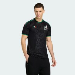 Koszulka piłkarska z trzeciego zestawu Meksyk 26. Czarne t-shirty sportowe męskie Adidas, m, z dzianiny, bez ramiączek, do piłki nożnej, climacool (adidas). Za 439.00 zł.