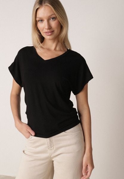 Czarny T-shirt z Wiskozy z Trójkątnym Dekoltem Achiore. Czarne t-shirty damskie Born2be, l, bez wzorów, z jeansu, bez kołnierzyka. Za 79.99 zł.