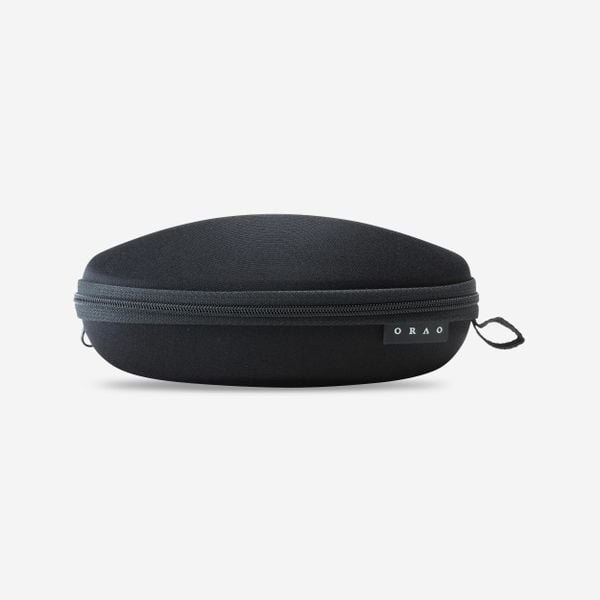 Second Life - Sztywne etui na okulary Quechua Case 560 - Stan Bardzo Dobry. Czarne okulary przeciwsłoneczne męskie Decathlon, z mikrofibry. Za 13.99 zł.