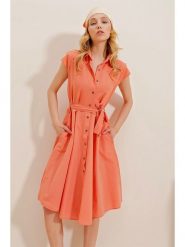 Trend Alacati Sukienka w kolorze pomarańczowym rozmiar: L. Pomarańczowe sukienki damskie Trend Alacati, l, bez wzorów, z tkaniny, bez kołnierzyka, bez ramiączek, midi. Za 48.16 zł.