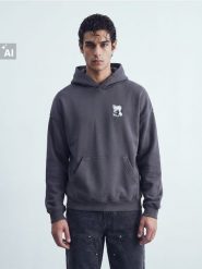Bluza hoodie z nadrukiem na plecach z bawełną - szary. Szare bluzy bez kaptura męskie Sinsay, l, z bawełny. Za 69.99 zł.