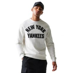 Bluza New Era MLB Graphic New York Yankees. Szare bluzy bez kaptura męskie New Era, m. Za 375.00 zł.