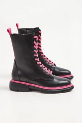 Trapery EMPORIO ARMANI. Trapery damskie Emporio Armani, bez obcasa. W wyprzedaży za 942.87 zł.