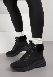 Czarne Trapery na Grubej Podeszwie Ozdobione Futerkiem Furitte. Czarne trapery damskie Born2be, z futra, bez obcasa. Za 139.99 zł.