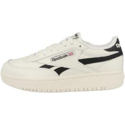 Buty do chodzenia damskie Reebok Damskie Club C Double Revenge. Czarne buty sportowe na co dzień damskie Reebok, bez wzorów, z materiału, trekkingowe, Reebok Club. W wyprzedaży za 199.00 zł.
