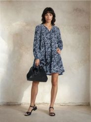 Wiskozowa sukienka szmizjerka ze wzorem - niebieski. Niebieskie sukienki damskie Sinsay, l, bez wzorów, z wiskozy, bez kołnierzyka, bez ramiączek, szmizjerki. Za 59.99 zł.