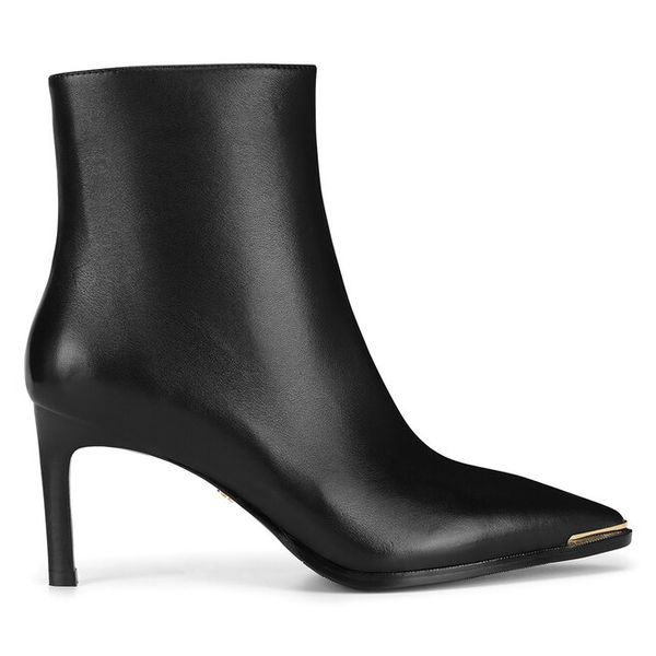 Botki GINO ROSSI. Czarne botki damskie Gino Rossi, bez obcasa, na szpilce, bez zapięcia. Za 449.99 zł.