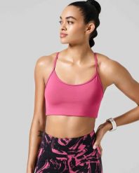 Stanik Casall Sleek Strappy Sports Bra. Czerwone biustonosze sportowe damskie Casall, bez wzorów, z materiału. Za 149.00 zł.