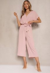 Różowy Kopertowy Kombinezon o Prostym Kroju z Wiązanym Paskiem Tevenea. Czerwone kombinezony damskie Renee, bez wzorów, eleganckie, bez kołnierzyka, bez ramiączek, długie. Za 54.99 zł.