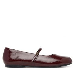 Baleriny Clarks. Czerwone baleriny damskie Clarks, bez wzorów, bez obcasa. Za 399.99 zł.