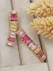 Nakkash Pozłacane kolczyki-wkrętki z cyrkoniami rozmiar: onesize. Żółte kolczyki damskie Nakkash, z cyrkonią, pozłacane. Za 41.39 zł.