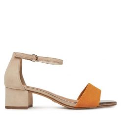 Sandały Tamaris. Brązowe sandały damskie Tamaris, bez wzorów, bez obcasa, na słupku. Za 209.99 zł.