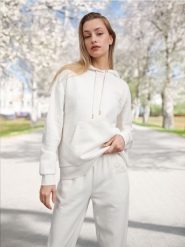 Spodnie dresowe - kremowy. Białe spodnie sportowe damskie Sinsay, l, z dresówki. Za 35.99 zł.
