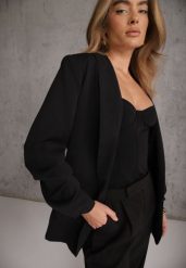Czarna Elegancka Marynarka bez Zapięcia z Marszczonymi Rękawami Albuca. Czarne marynarki i żakiety damskie Renee, l, bez wzorów, biznesowe. Za 179.99 zł.