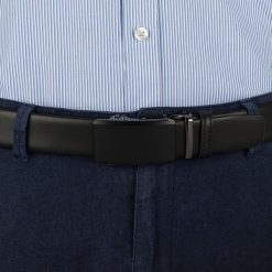 Pasek męski skórzany 3,5 cm klamra automatyczna Beltimore czarny 02-593 : Kolory - czarny, Rozmiar pasków - r.110-125 cm. Czarne paski męskie bez wzorów, ze skóry, wizytowe. Za 64.99 zł.