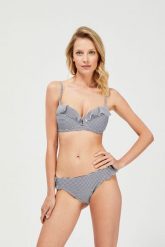 Dół od bikini w paski. Białe bikini damskie MOODO, bez wzorów. W wyprzedaży za 8.99 zł.