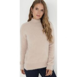 Jasnobeżowy Sweter Wełniany Lellimphei. Brązowe swetry klasyczne damskie Born2be, na jesień, l, z dzianiny, bez kołnierzyka. Za 64.99 zł.