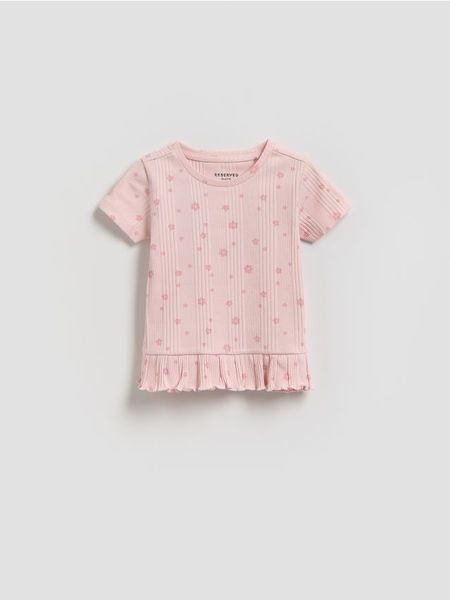 T-shirt z falbanką - pastelowy róż. Czerwone koszulki dziewczęce Reserved, m, bez wzorów, z bawełny, bez ramiączek. Za 27.99 zł.