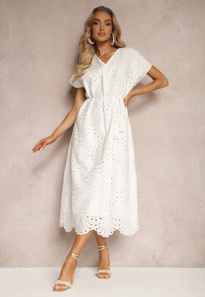 Biała Bawełniana Sukienka o Haftowanym Wykończeniu z Materiałowym Paskiem w Talii Dimla. Białe sukienki damskie Renee, l, bez wzorów, z bawełny, bez kołnierzyka, bez ramiączek, midi. Za 189.99 zł.