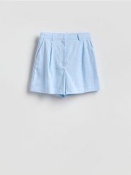 Lniane szorty - jasnoniebieski. Niebieskie szorty damskie Reserved, bez wzorów. Za 159.99 zł.