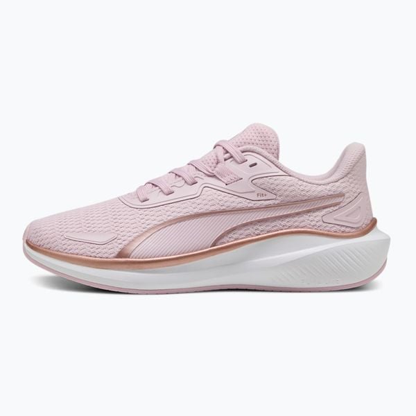 Buty do biegania PUMA Skyrocket Lite Elevate. Czerwone obuwie do biegania damskie Puma. Za 180.99 zł.