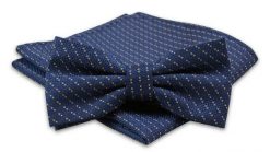 Granatowa Mucha Męska -ALTIES- z Taką Samą Poszetką, w Beżowo-Brązową Delikatną Kratkę. Niebieskie krawaty i muchy męskie Alties, bez wzorów, eleganckie. Za 54.00 zł.