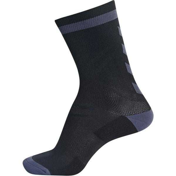 Skarpetki Hummel elite indoor sock low. Czarne skarpetki męskie HUMMEL, bez wzorów. Za 19.99 zł.